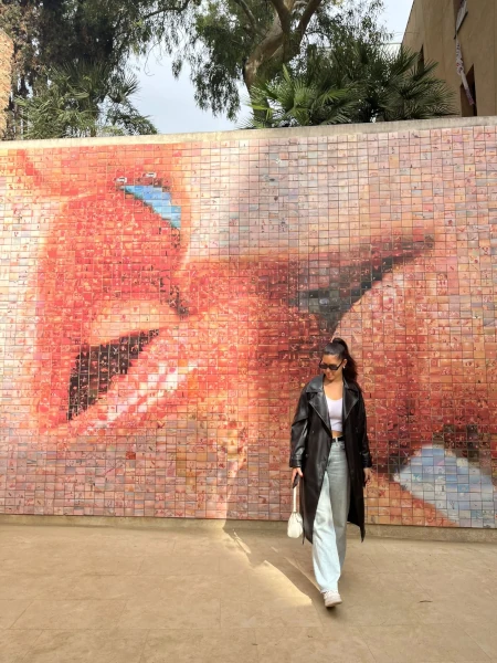 Me in front of the El Mon Neix en Cada Besada
