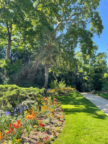 The Top 5+1 Dreamiest Parks in Paris for a Picnic