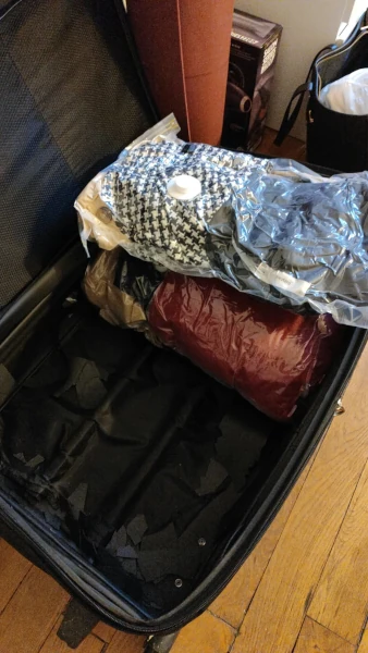 Suitcase packing